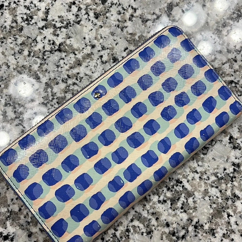 Kate Spade Wallet - Picture 1 of 3